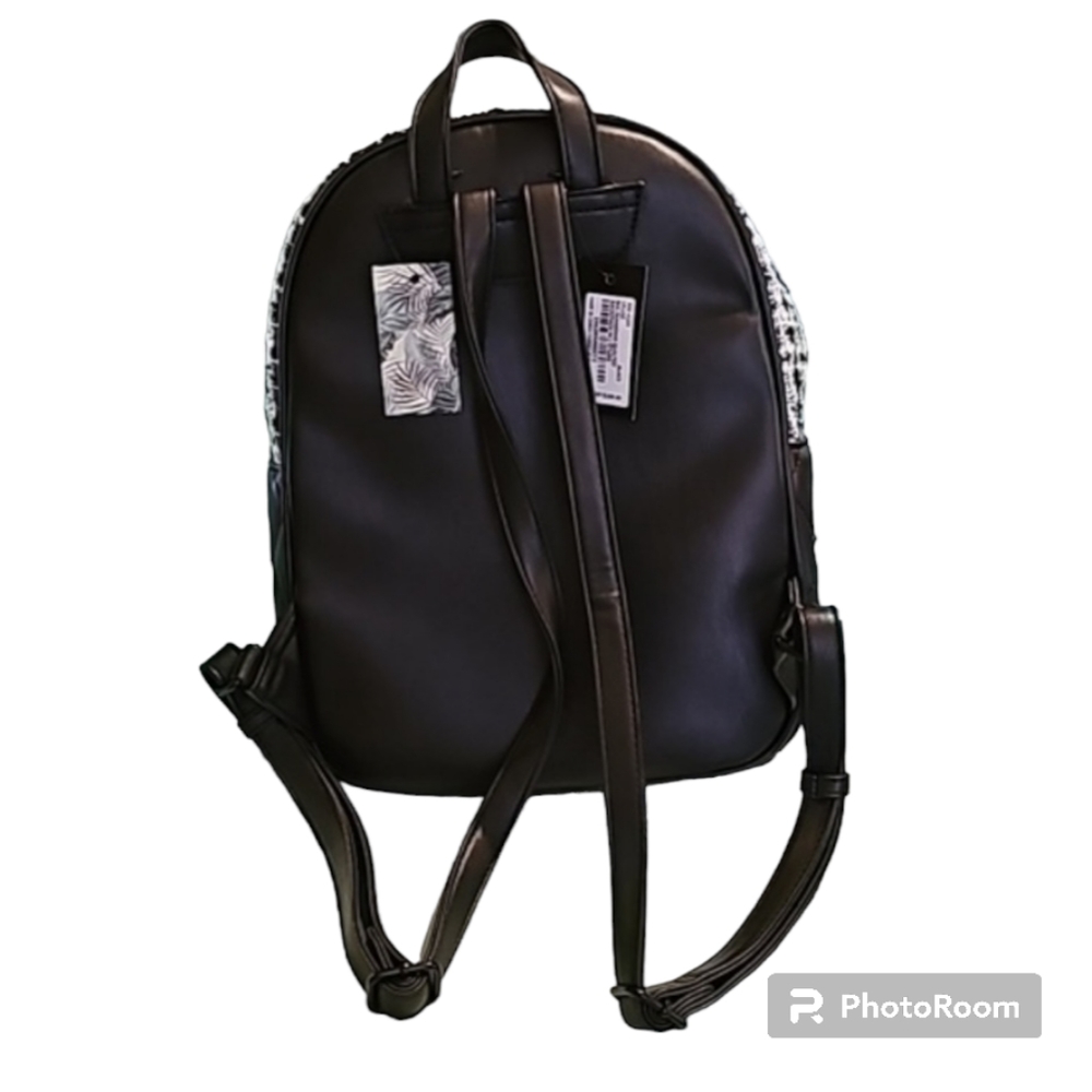Badgley Mishka Big Diamond Quilted Backpack W/studs - Picture 5 of 8